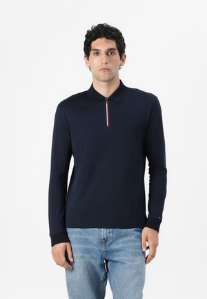 - Koszulka polo