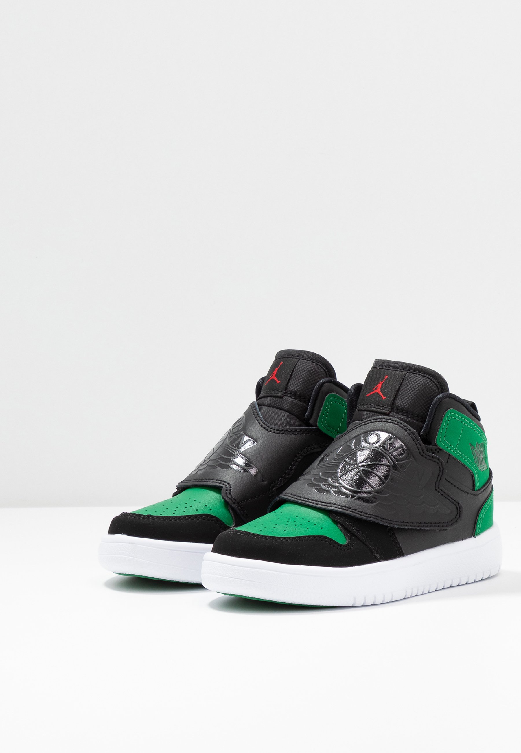 pine green gym red jordan 1