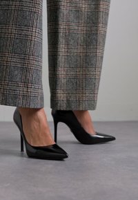 MICHAEL Michael Kors KEKE  - Decolleté - black