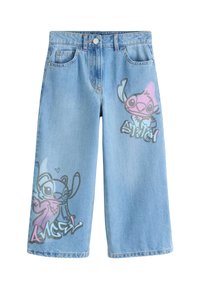 Jeans denim largi, albastru deschis, cu buzunare frontale și grafice colorate cu personajul Stitch și text pe ambele picioare.