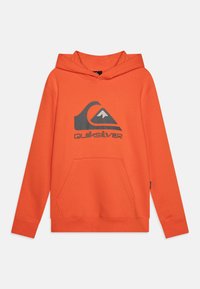 Orange hoodie i bomullsblandning, med en framficka, ribbade ärmslut och en grå logografik på bröstet. Enkel design, över huvudet stil.