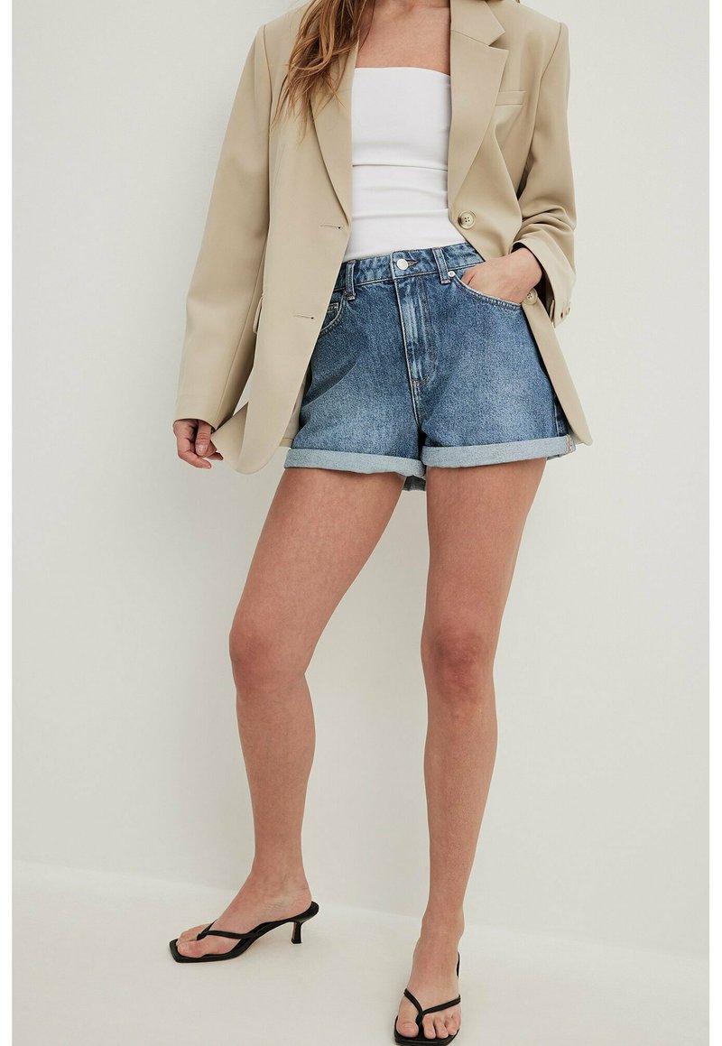 NA-KD Jeansshort blauw