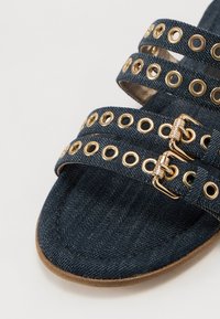Kennel + Schmenger CARLY - Mules - indigo/gold