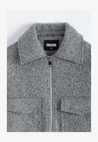 Non sélectionné, gris foncé