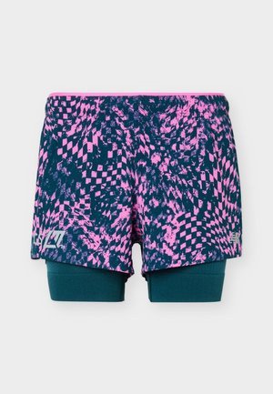 Pantalones cortos deportivos con estampado rosa y azul marino, con pantalones cortos interiores de compresión en color verde azulado, cintura elástica y logo impreso en la parte delantera.