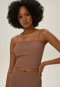 ESOTIQ BLOOVII  tan