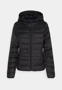 Svart puffjacka med huva, med horisontell quiltad design, dragkedja fram och elastiska muddar. Slät, lättviktig tyg.