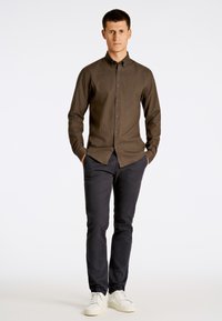 Lindbergh MOULINÉ STRETCH  - Camicia - deep brown