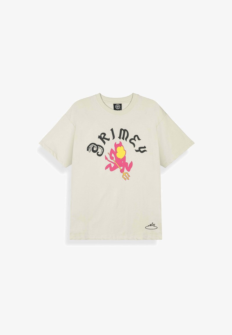 Maglietta color crema con scritta "GRIMEY" in nero sopra un diavolo rosa che tiene un tridente giallo, e un piccolo grafico di una fiamma vicino all'orlo inferiore.
