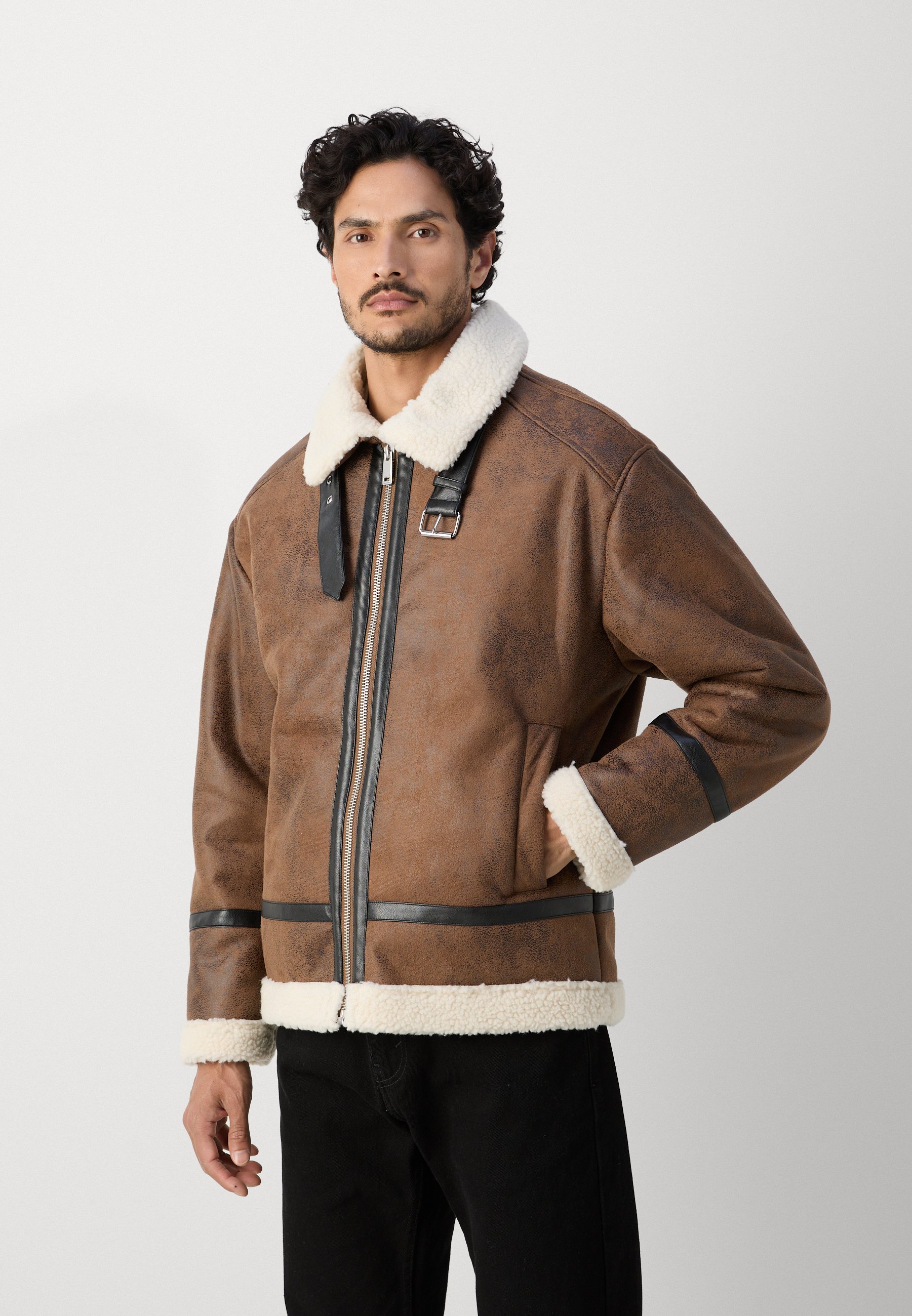 【NOTHING WRITTEN】 Brown leather shearling jacket /追跡付 720317410_1.png