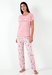 Unselected, pink