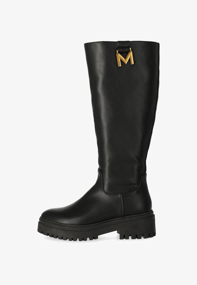 Schwarze knöchelhöhe Stiefel aus glattem Leder, mit einer robusten Sohle und einem goldenen "M"-Logo-Akzent oben.