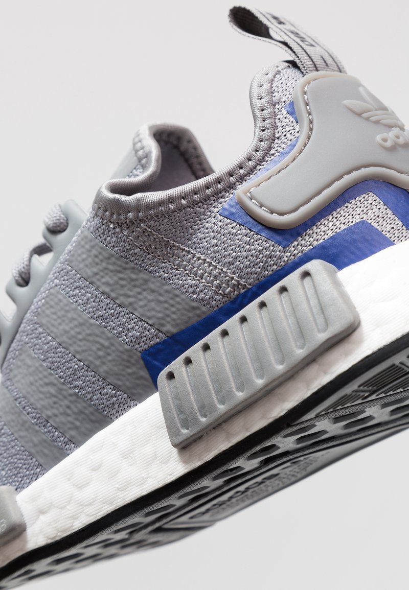 adidas gazelle silver green womens Adidas NMD_R1 Men's Shoes Shadow Navy/Grey Two/Core Black hq4462 main image 0