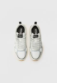 Skechers UNO EGO - Sneakers basse - white/silver-coloured
