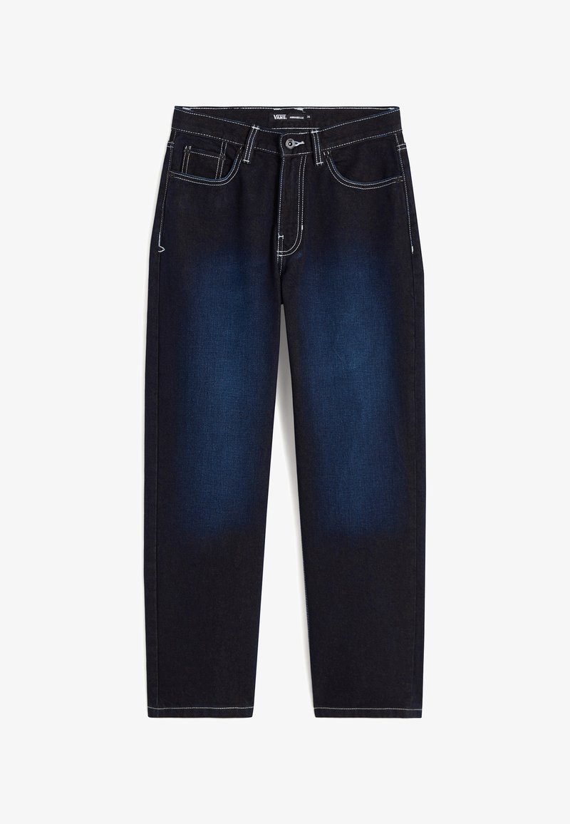 Vaqueros de mezclilla oscura con un degradado azul desvaído, con costuras blancas, diseño de cinco bolsillos y un corte recto clásico.