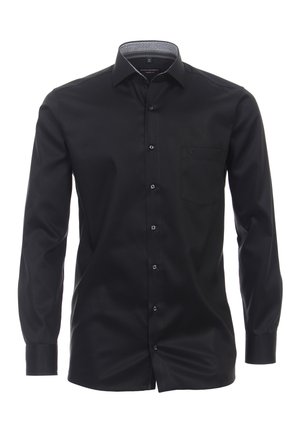 Czarna koszula z długim rękawem wykonana z gładkiego materiału, z kołnierzykiem w kształcie spiczastym, przednią kieszenią i kontrastowym wzorzystym wnętrzem kołnierza.