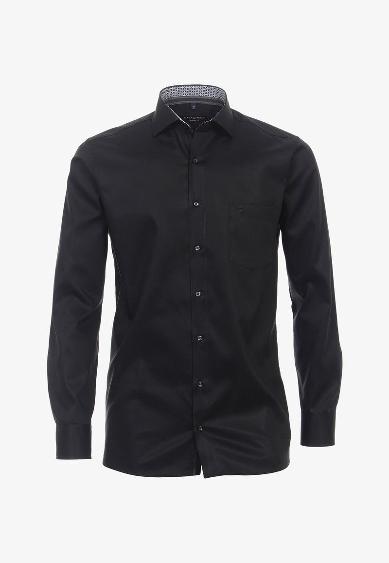 Zwarte lange mouwen shirt van gladde stof, met een puntige kraag, een borstzak en een contrasterende patroon aan de binnenkant van de kraag.