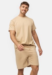 INDICODE JEANS COMFY - Shorts - irish cream