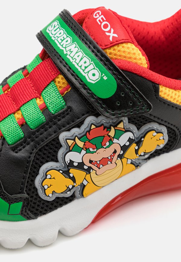 LIGHT UP NINTENDO SUPER MARIO CIBERDRON BOY - Trainers3