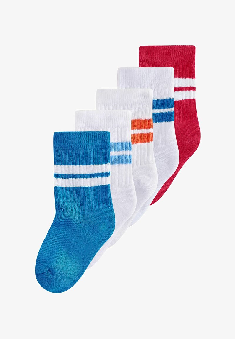 Fünf Paar Crew-Socken in einer Reihe, verschiedene Farben: blau mit weißen Streifen, weiß mit hellblauen Streifen, weiß mit orangen Streifen, weiß mit blauen Streifen und einfarbig rot mit weißen Streifen.