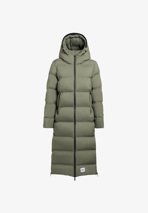 Grøn pufferjakke med hætte, vandret quiltet mønster, lynlåslukning og sidelommer. Lavet af teksturrigt, vandafvisende materiale.