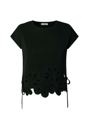 Blusa negra de manga corta con cuello redondo y grandes patrones recortados de flores a lo largo del dobladillo, con detalles de lazo en los costados.
