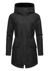 Černá nepromokavá parka s vypasovaným střihem, nastavitelnou kapucí se stahovací šňůrkou a dvěma velkými předními kapsami. Hladká textura a zapínání na knoflíky.