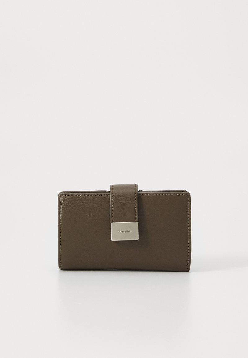 Calvin Klein HARDWARE SNAP BIFOLD - Monedero - teak