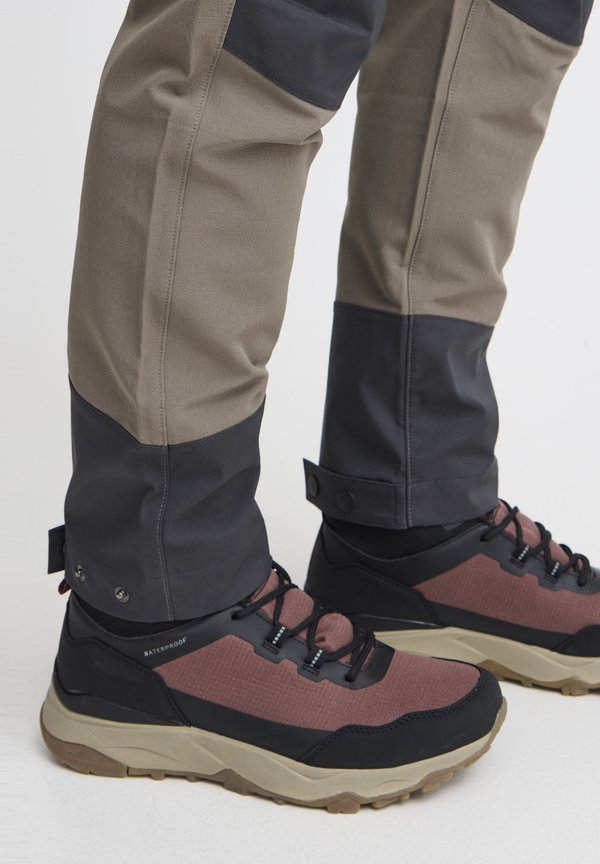 NBAVALINA W - Trousers - khaki3