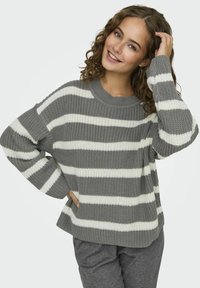 JDY JDYJUSTY STRIPE  - Strickpullover - december sky