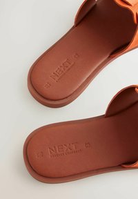 Next Slip-on sandaler - mottled orange