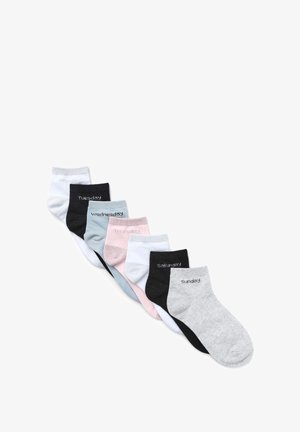Un assortimento di sette calzini alla caviglia in vari colori: bianco, nero, grigio, azzurro chiaro e rosa, con le stampe dei giorni della settimana. Materiale in misto cotone.