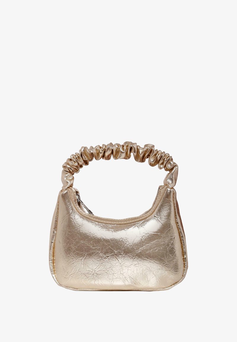 Goudkleurige handtas met een gekreukelde textuur, voorzien van een verzameld hengsel en ronde vorm, afgesloten met een ritssluiting.
