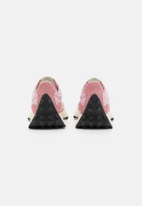New Balance WS327 - Baskets basses - hazy rose