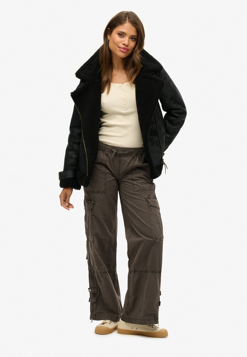 Superdry & Co Cargobroek donkergrijs Superdry & Co Cargobroek donkergrijs