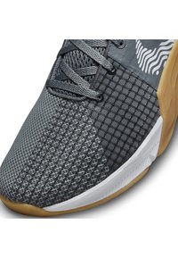 Nike Performance Scarpe da allenamento - grey