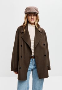 Nije odabrano, brown
