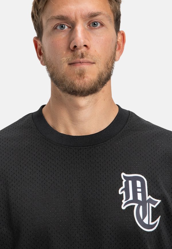 NO HITTER  - Print T-shirt4