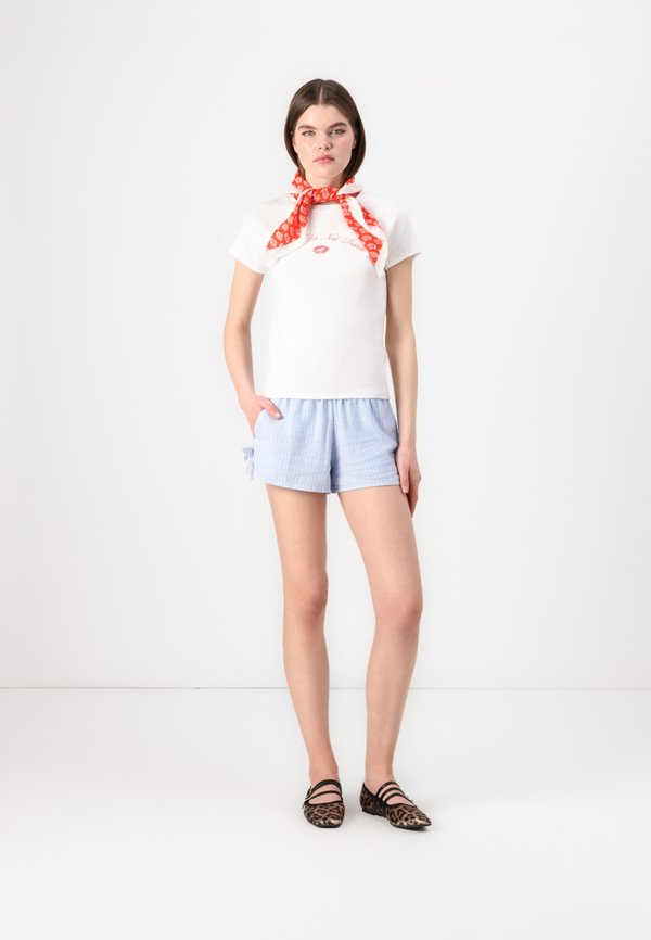 Los Angeles Graphic Baby Tee - Print T-shirt3