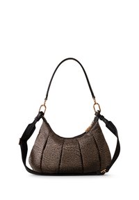 Schwarze und goldene strukturierte Lederhandtasche mit gefälteltem Design, verstellbarem schwarzen Träger und goldenen Hardware-Akzenten.