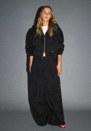 Bershka, WITH RHINESTONES - HOODIE - Felpa con zip - black