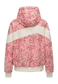 Lyserød og hvid leopardmønstret jakke med hætte, cremefarvet chevronstribe på ryggen og ribstrikkede manchetter og kant.