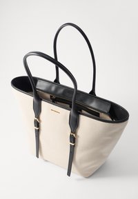 MICHAEL Michael Kors MOORE BUCKLE TOTE - Handväska - black
