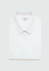 Bjela košulja s ovratnikom, dizajn s gumbima, super slim fit, napravljena od glatkog materijala. Nema vidljivih uzoraka ili detalja. Uredno presavijena.