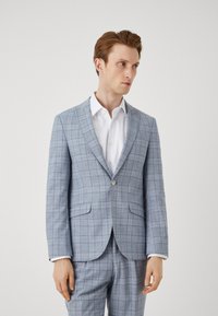 Blazer cu carouri bleu deschis, cu croiala ajustata, realizat dintr-un material neted, având rever decupat, închidere cu un singur nasture și două buzunare frontale.