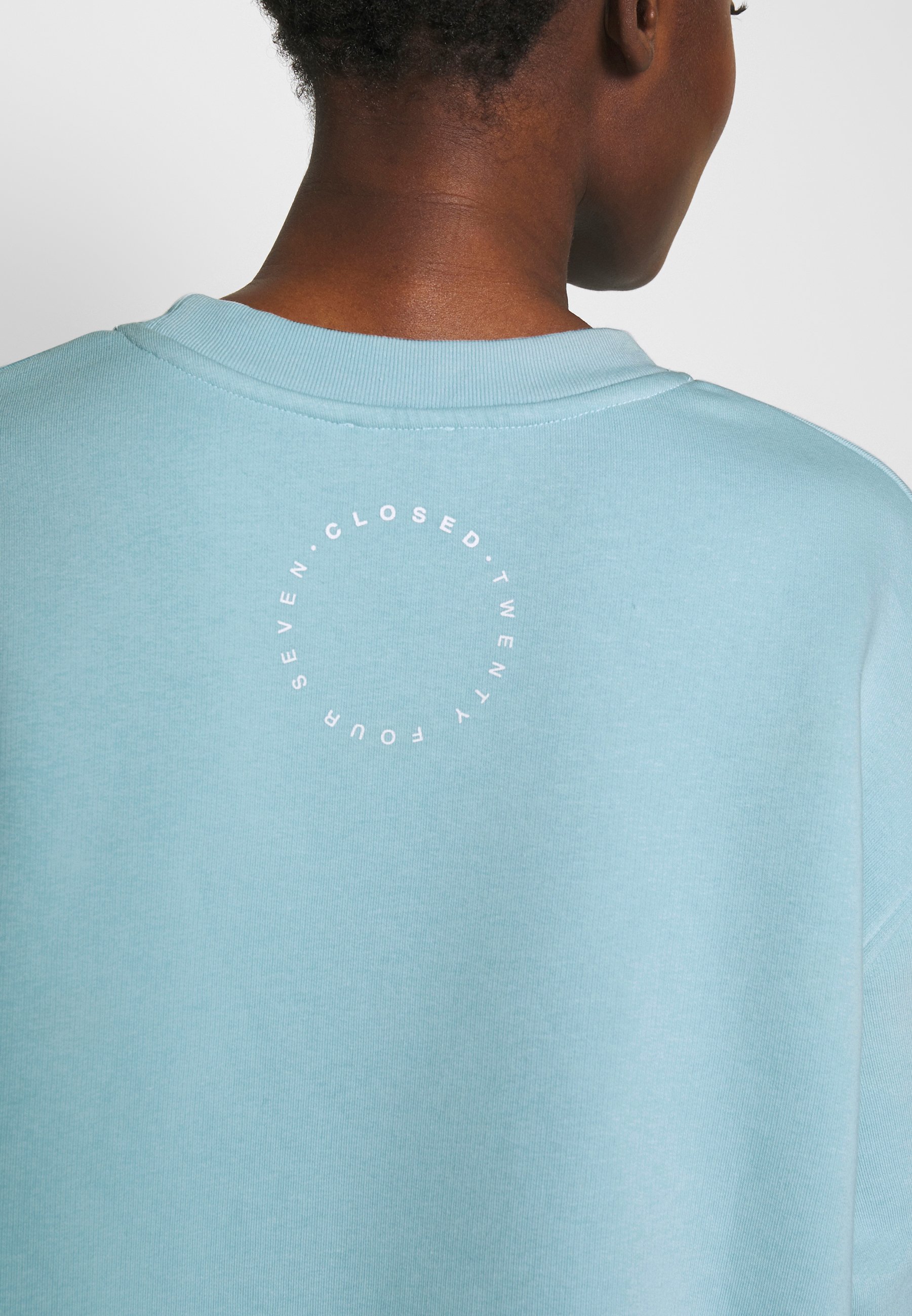 CLOSED Sweatshirt porcelaineweiß Zalando.at Closed Sweatshirt in Weiß | GRUENER.AT