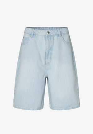 Svijetloplavo traperične kratke hlače s visokim strukom, koje imaju prednje džepove, kontrastne šavove i zakopčavanje na gumba u području struka.