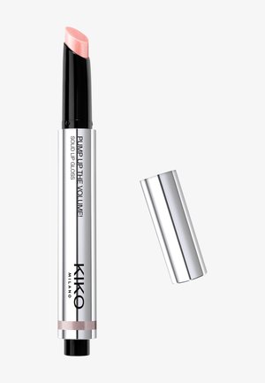 Lucidal lip gloss in un tubo cilindrico argento con una punta rosa. Presenta un design elegante con il nome del marchio e i dettagli del prodotto stampati sul lato.
