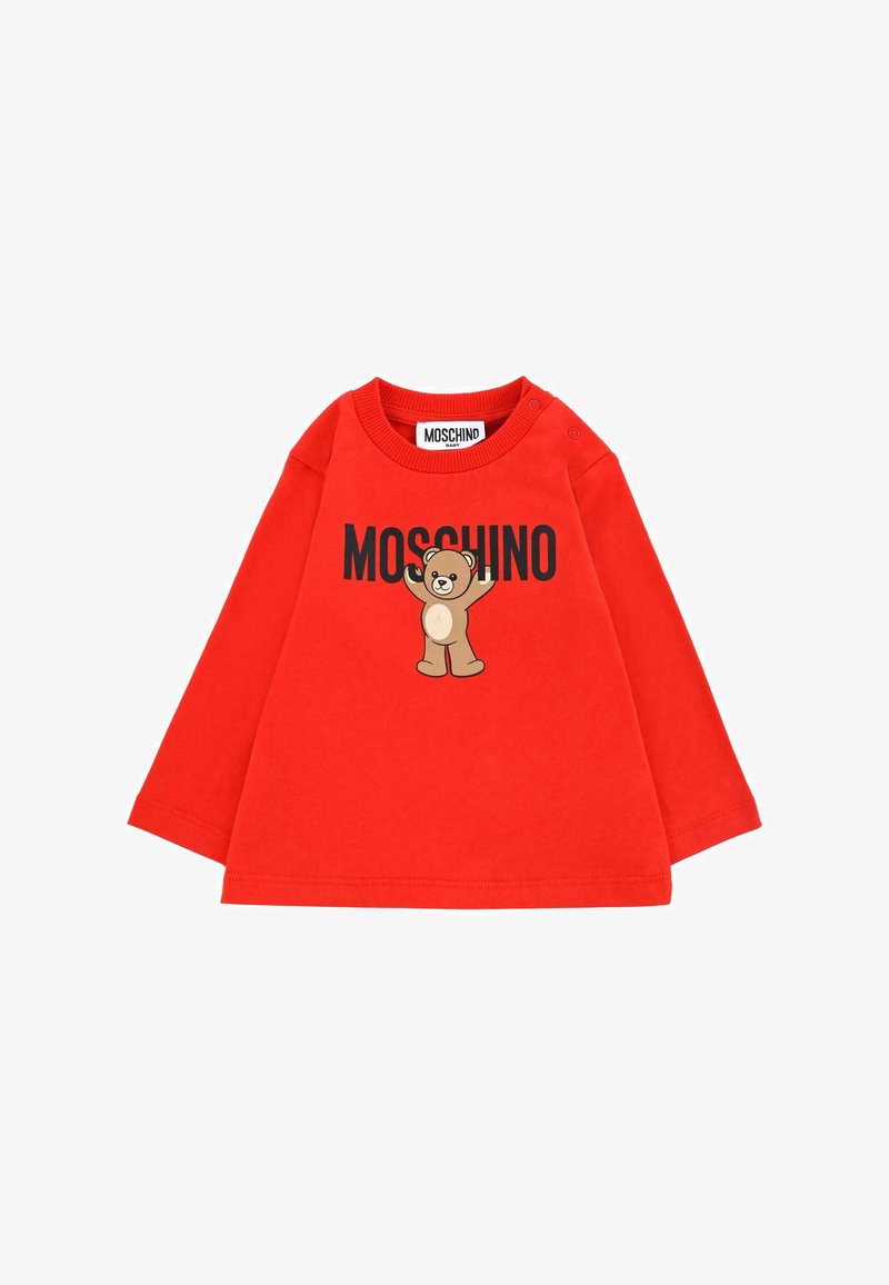 Czerwona koszula z długim rękawem, wykonana z miękkiej bawełny, z grafiką niedźwiedzia i czarnym napisem "MOSCHINO". Okrągły dekolt z zatrzaskami.
