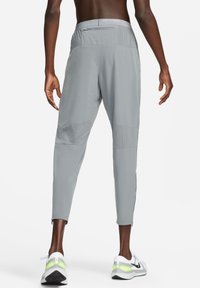 Nike Performance ELITE - Dresside alumine osa - smoke grey